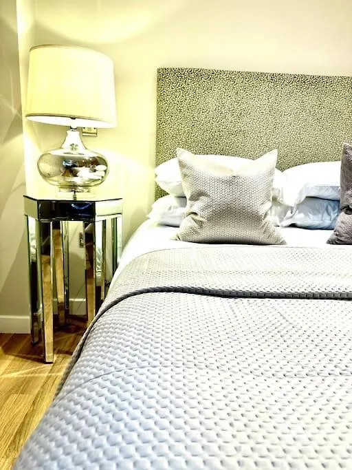 Exclusive Marina View Apartment Free Parking Cardiff United Kingdom