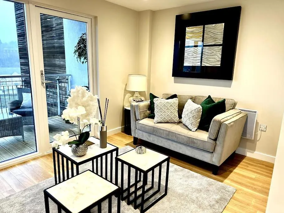 Exclusive Marina View Apartment Free Parking Cardiff