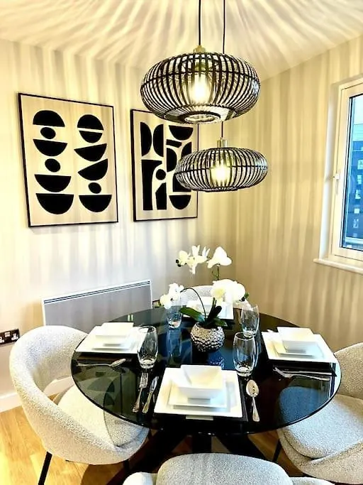 Exclusive Marina View Apartment Free Parking Cardiff United Kingdom