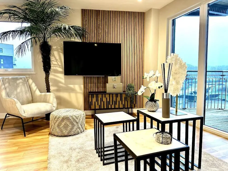 Exclusive Marina View Apartment Free Parking Cardiff